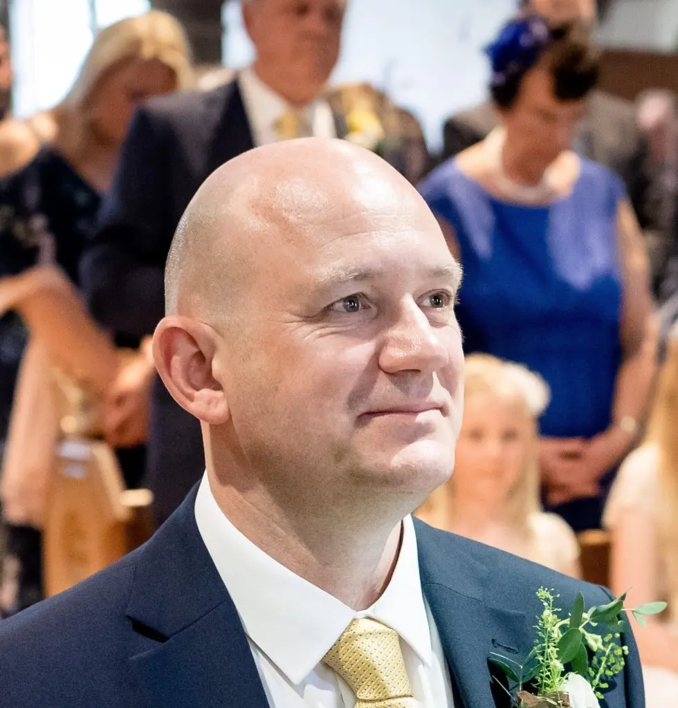 Ross Greenwood audiobook and ebook author on xigxag